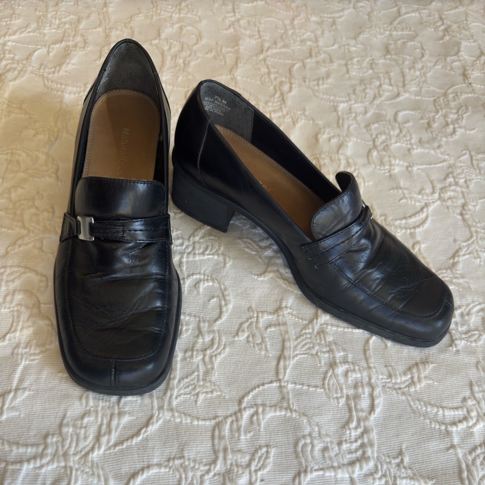 Naturalizer Black Leather Loafers